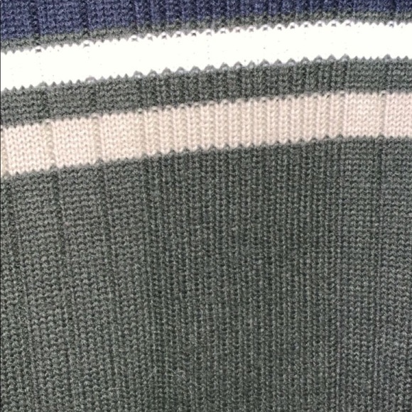 cute vintage sweater with semi turtleneck - Picture 4 of 4